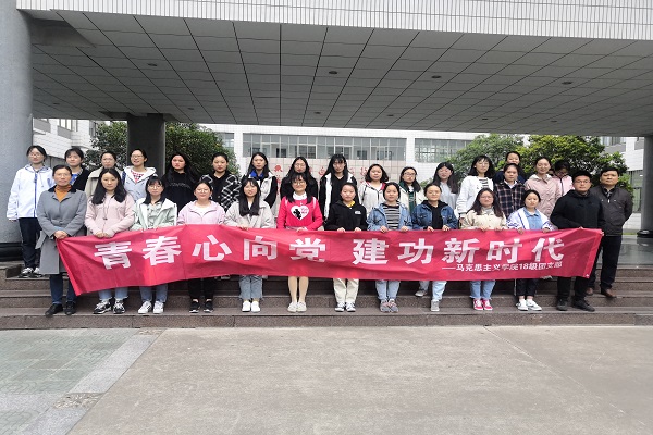 1556460367105001.jpg 1班.jpg